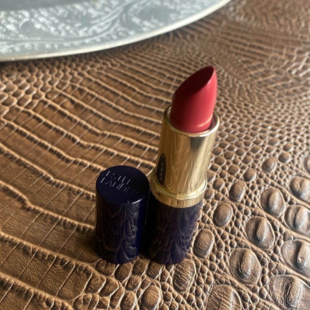 Estée Lauder lipstick 💄  pure color full size REBELLIOUS ROSE